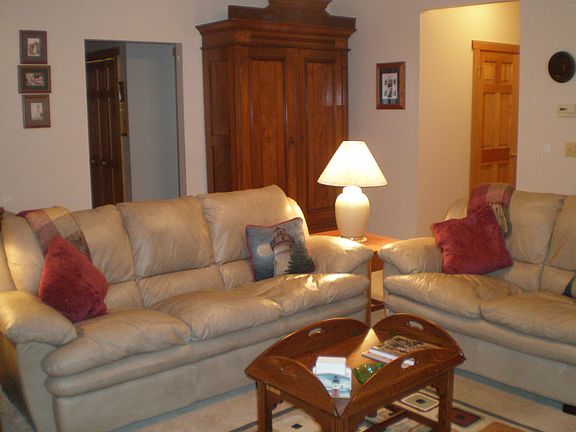 5th image of 113 Cottage Cove Dr
