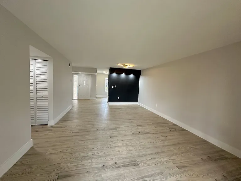 8211 NW 191st St #3-C — Photo 3