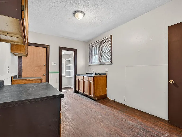 5944 Thekla Ave — Photo 20