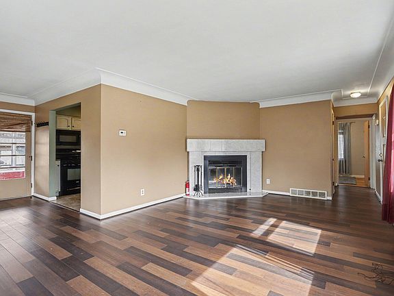 5th image of 926 Lynn Ave