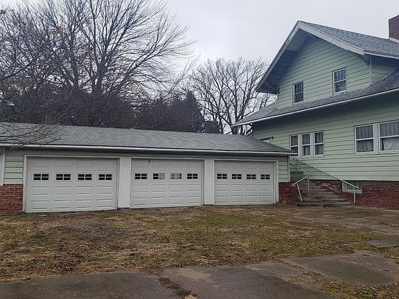 3rd image of 700 N Clay St