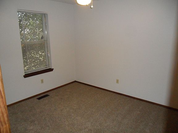 5th image of 1807 Oakhollow Dr