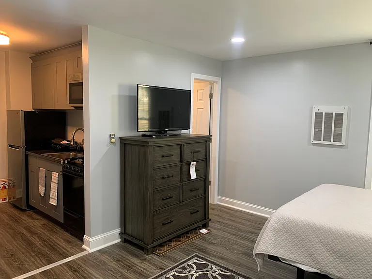 366 Winthrop Ave #1 — Photo 3