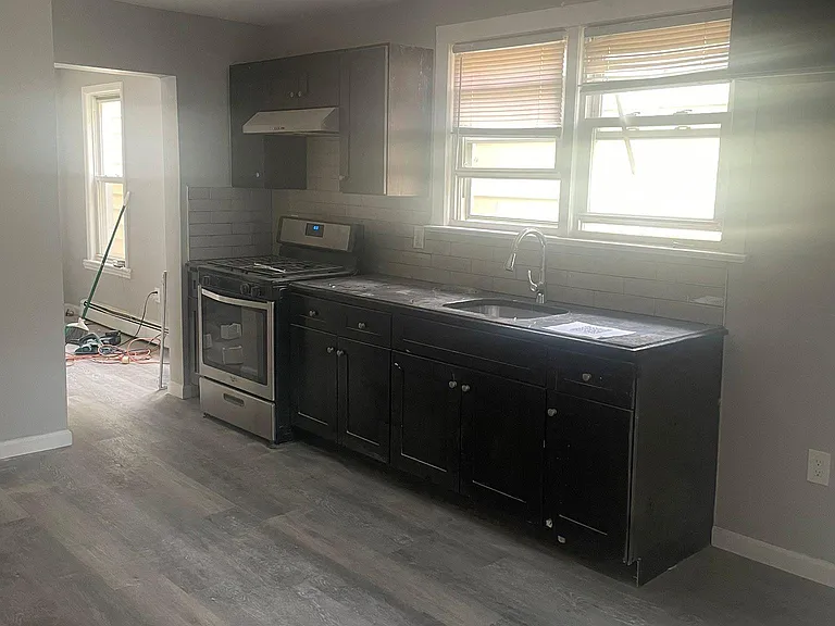 156 Livingston St #2 — Photo 6