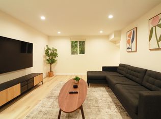 9044 Phyllis Ave, West Hollywood, CA 90069
