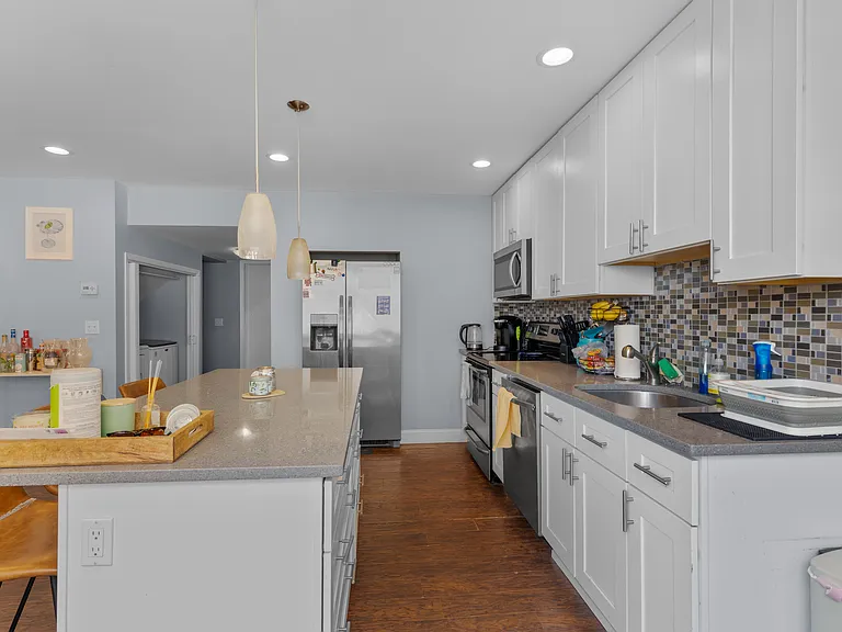116 Riverside Blvd #1 — Photo 17