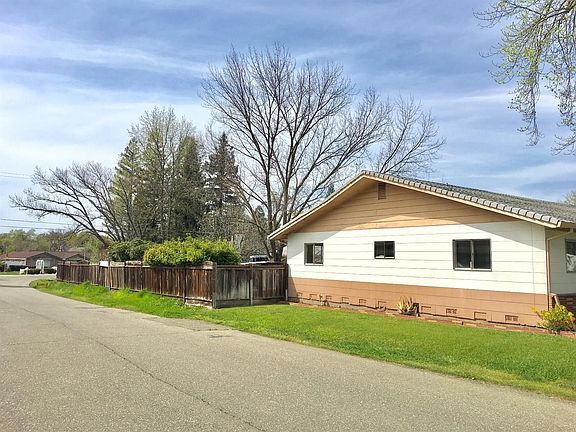 2nd image of 8201 Catalpa Dr