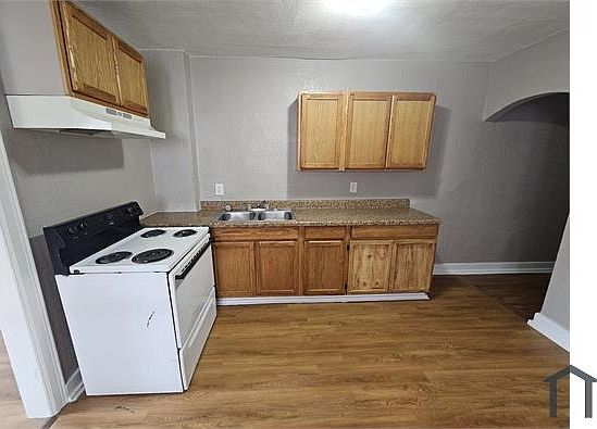 4th image of 1107 NW 27th St