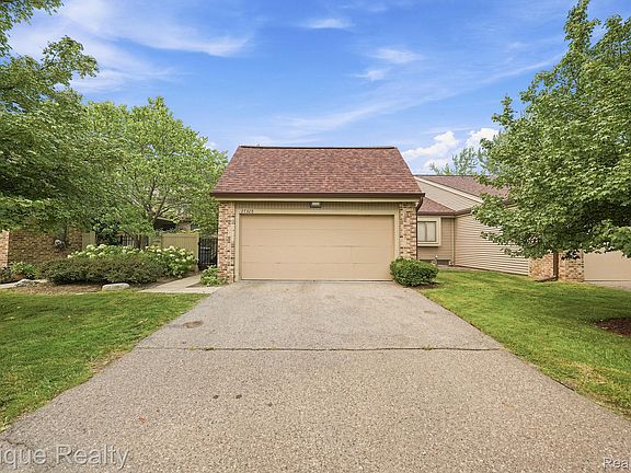 2nd image of 27328 Apple Blossom Ln