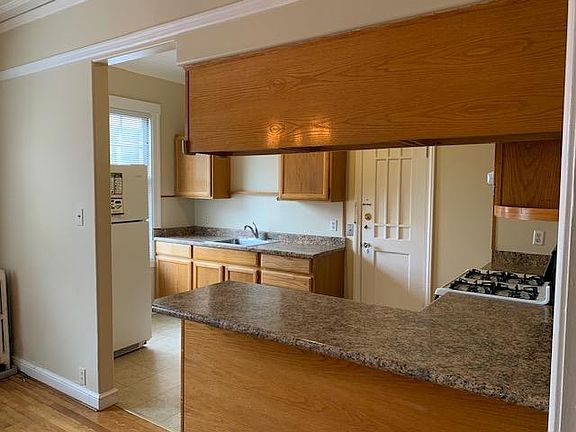 5th image of 40 Shrader St APT 201