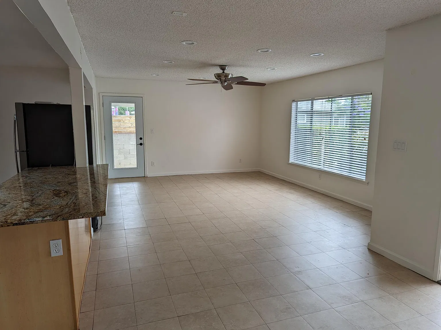 4995 Curry Dr — Photo 3