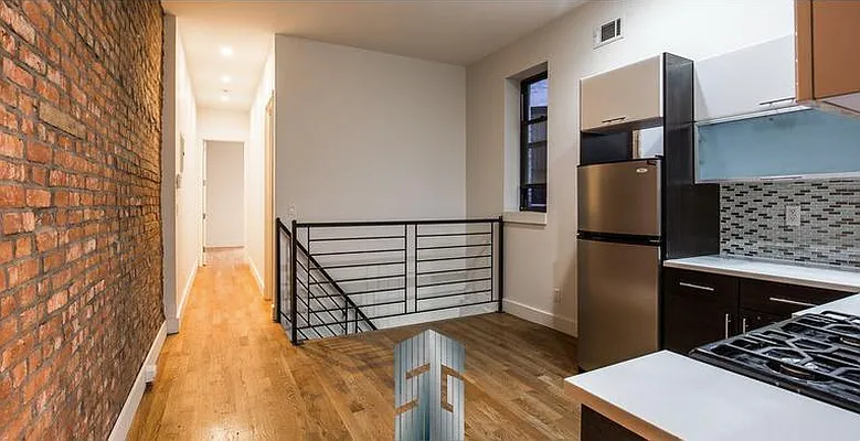 Rented by Skyline Group Real Estate | media 59