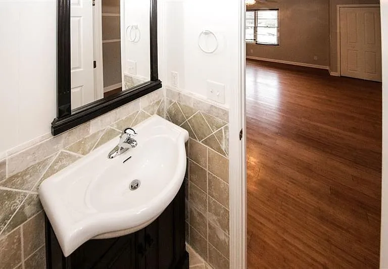 5075 Winters Chapel Rd — Photo 12
