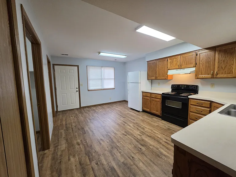 1027 Kearney St — Photo 2