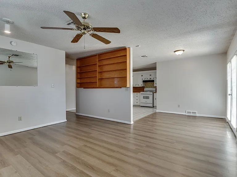 1805 Melody Dr — Photo 7