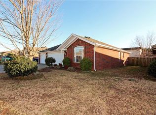3401 SW Carriageway Ave, Bentonville, AR 72712