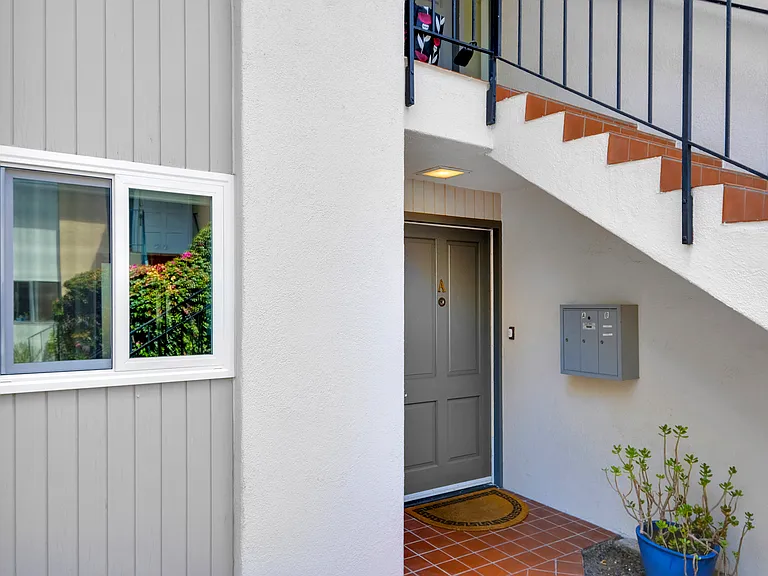 Entry to Unit A