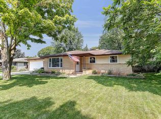 1132 Cormier Rd, Green Bay, WI 54304