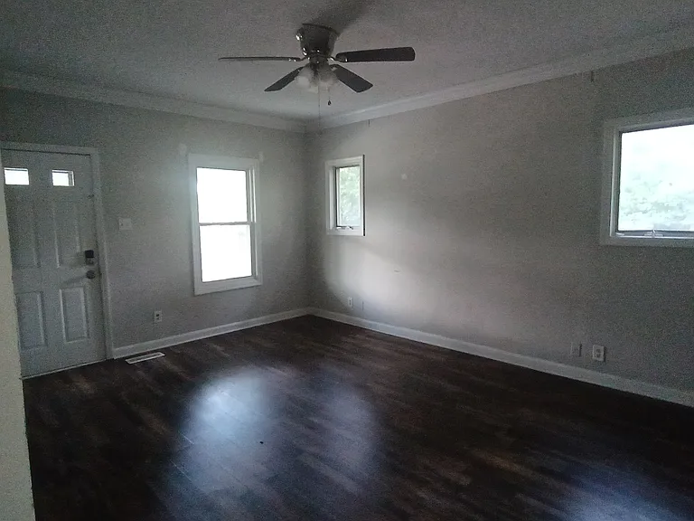 17 Clay St — Photo 2