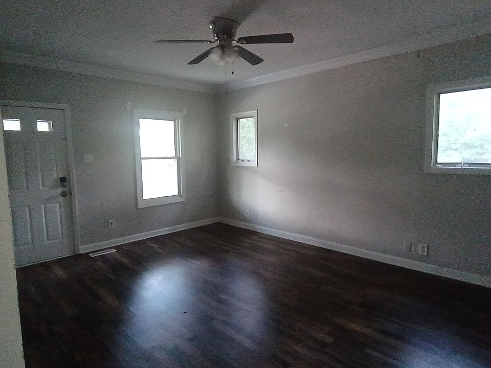 2nd image of 17 Clay St