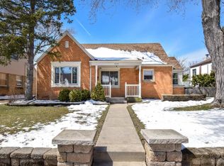 8524 Glencoe Cir, Wauwatosa, WI 53226