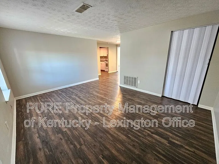 427 Cardwell Ave #4 — Photo 2