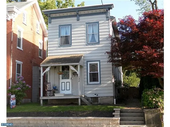 132 S Church St photo 1
