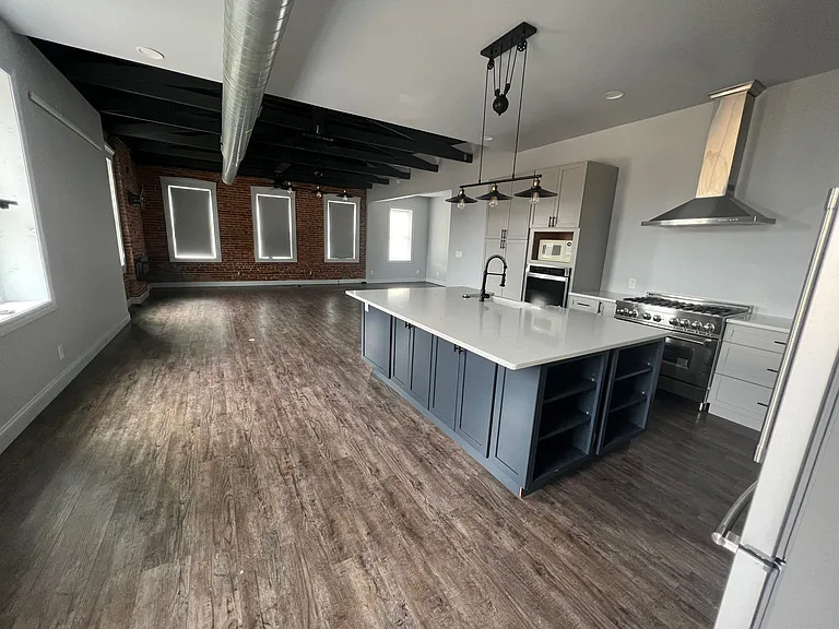 200 S Main St #2F — Photo 4