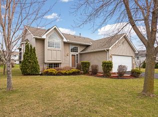 1162 Goldfinch Dr, Waconia, MN 55387