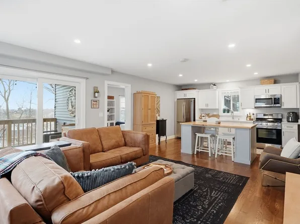 101 Summit Ave #1, Winthrop, MA 02152