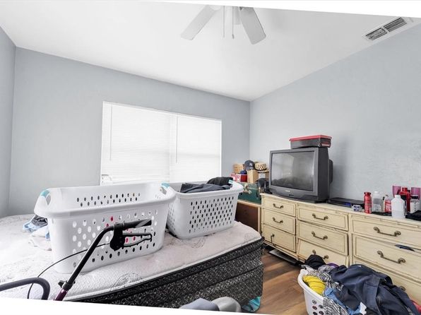 saint-petersburg-florida-81392460 picture