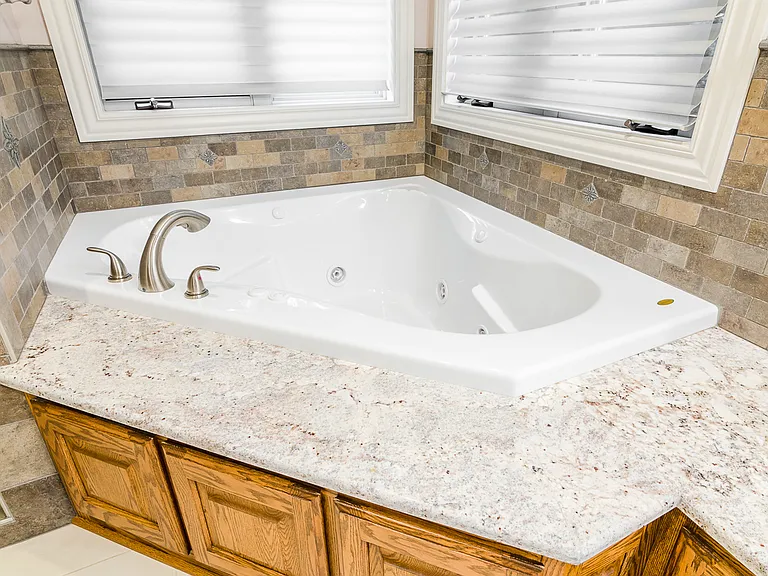 1108 Morgan Ln — Photo 19