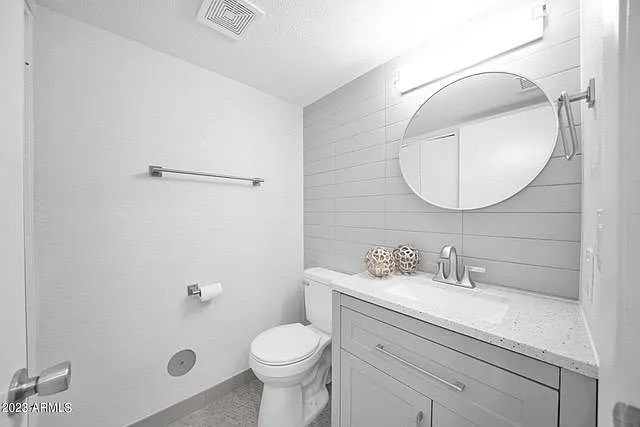 E Belleview Pl — Photo 54