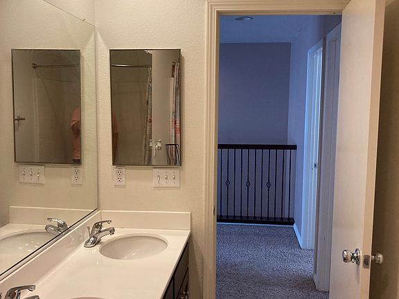 5th image of 1668 Julia Way