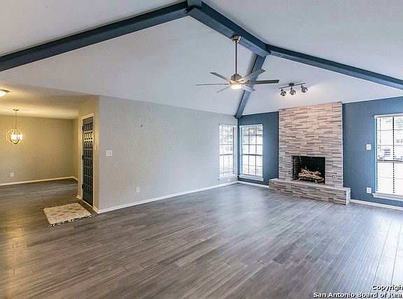 3rd image of 4323 Center Oak Woods St