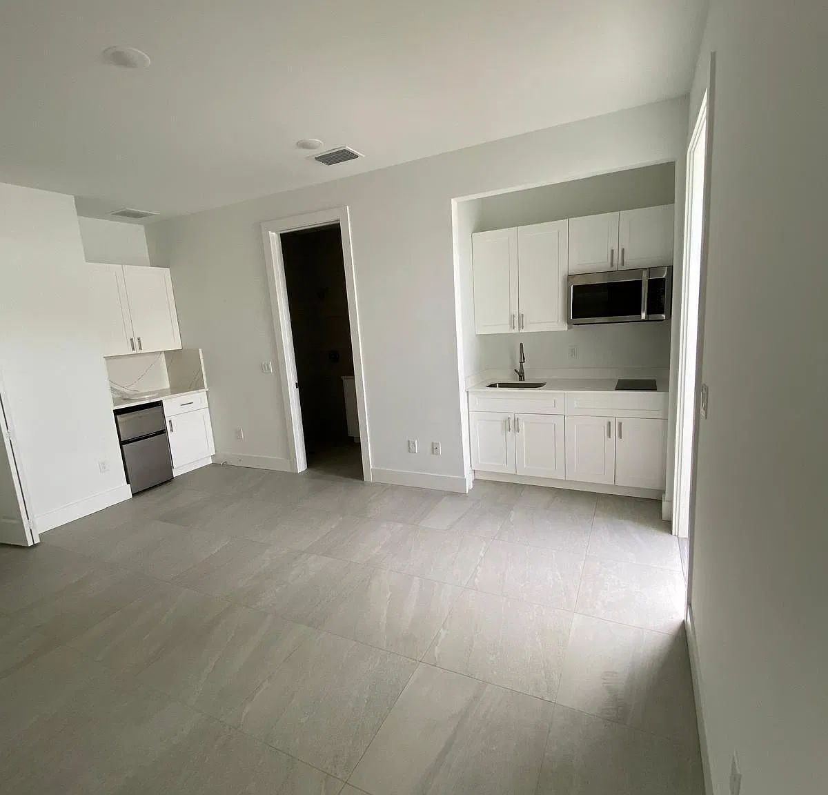 1 bed, 1.0 bath, 250 sqft, $1,200 — Photo 3