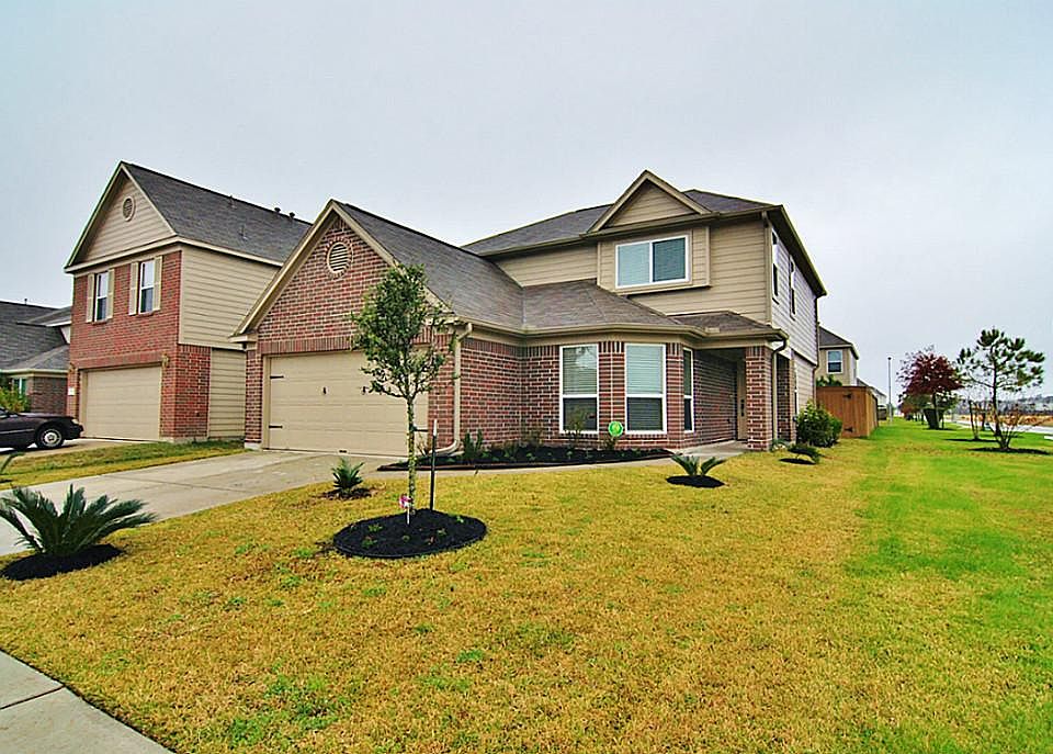 Big, 4/2.5/2 in Greensbrook Place!