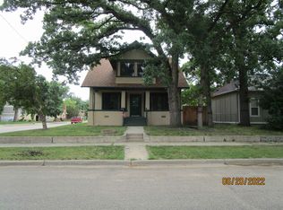 220 7th St NW, Minot, ND 58703