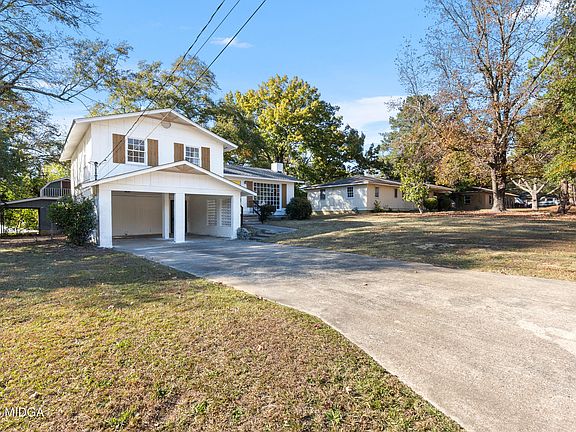 3rd image of 4241 Pinedale Dr