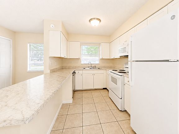 4th image of 206 S Galena Ave APT A