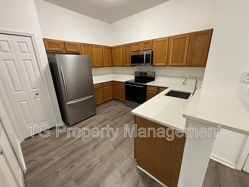 Building Photo - 9627 Belda Way #8