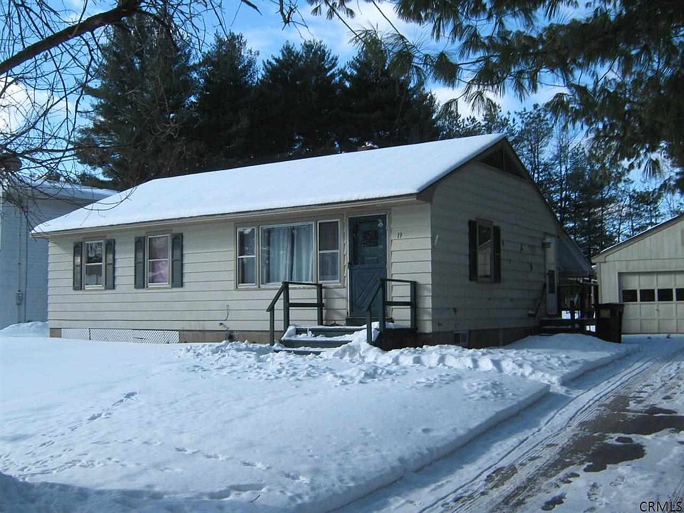 1st image of 19 Arbutus Dr