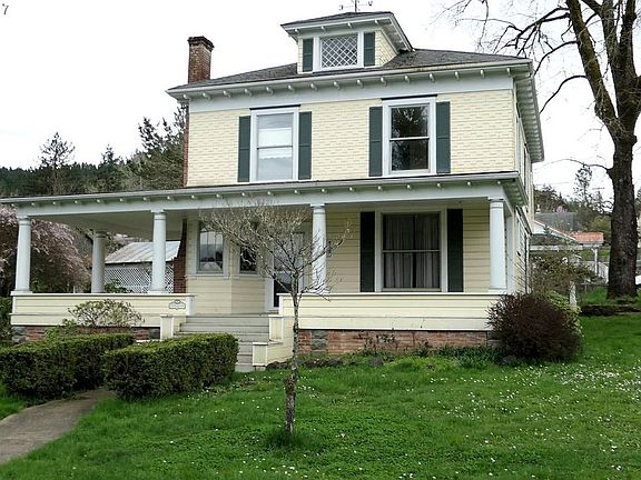 2nd image of 308 SE Walnut St