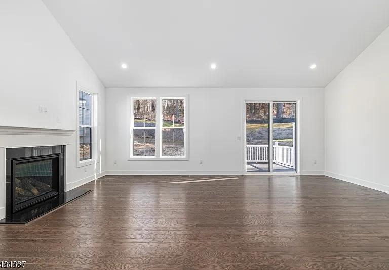 45 Swenson St — Photo 30