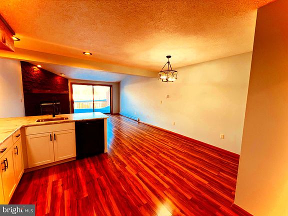 4th image of 17 Laurel Brook Dr Unit 17