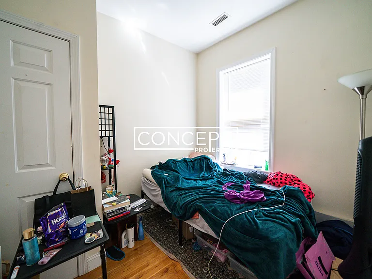 79 Highland St — Photo 10