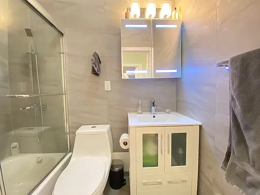 Rented by Dream Space Realty | media 18