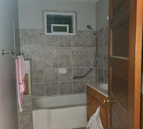4th image of 1580 Stillwater Ave
