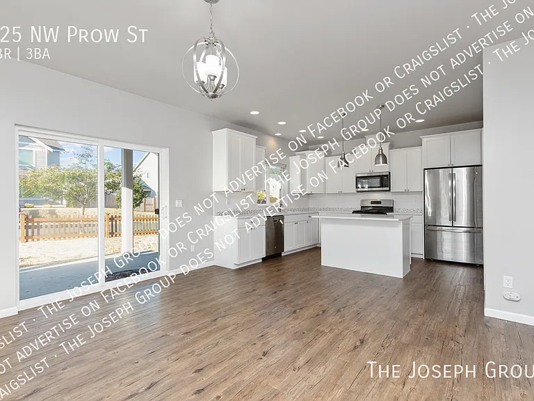 625 NW Prow St — Photo 6