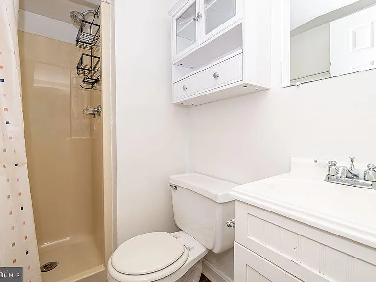 601 Harvey St — Photo 10
